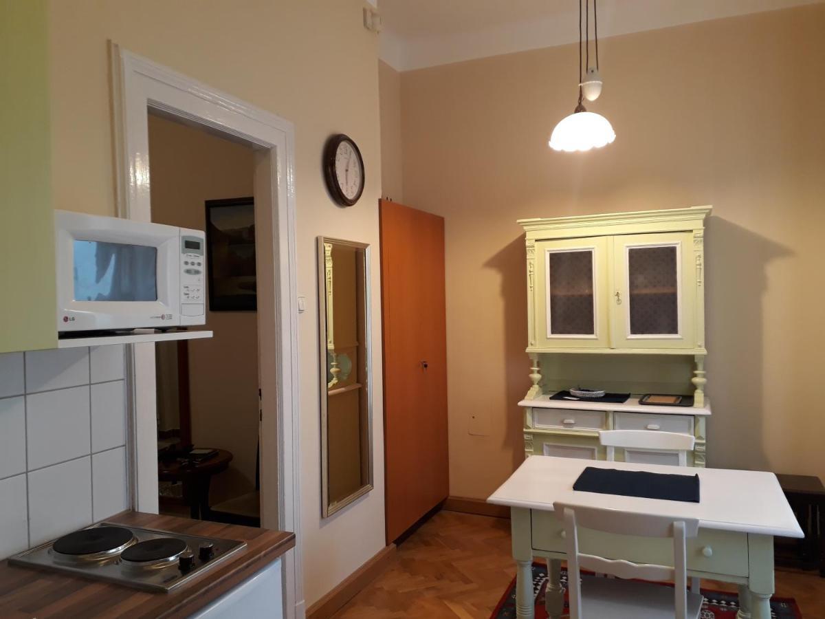 Swan Apartment Budapest Luaran gambar