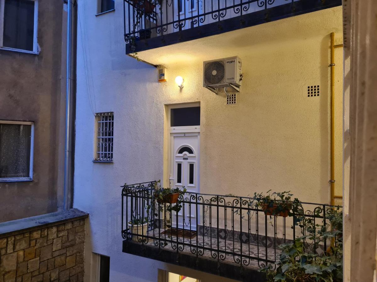 Swan Apartment Budapest Luaran gambar