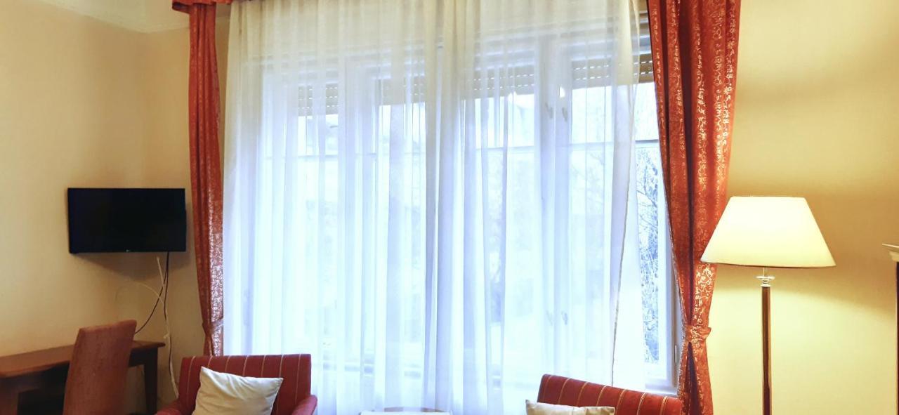 Swan Apartment Budapest Luaran gambar