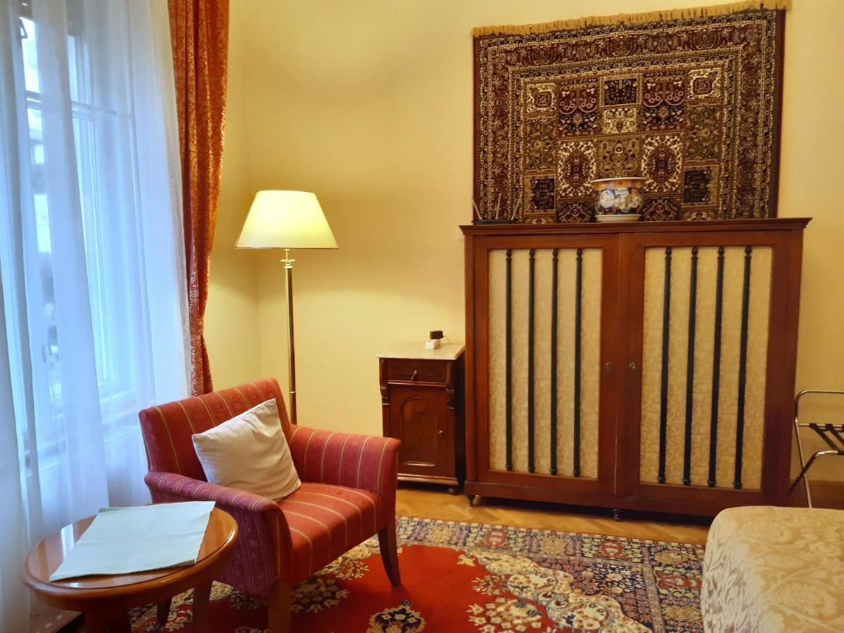 Swan Apartment Budapest Luaran gambar